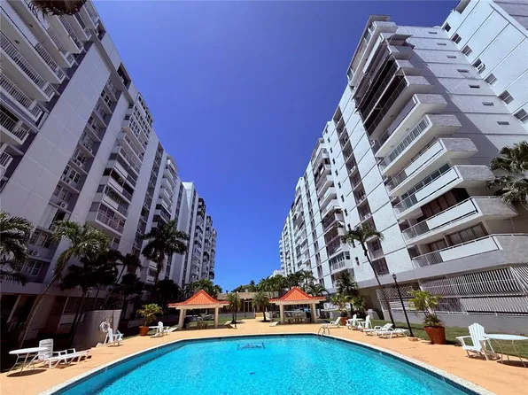 6410 Isla Verde Ave #8C, Carolina, PR 00979