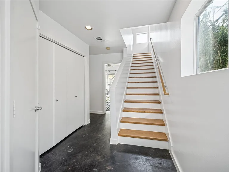 2508 Calumet St #E — Photo 17