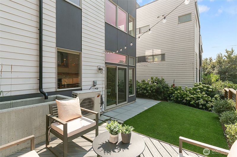 5th image of 3128 Wetmore Avenue S #A