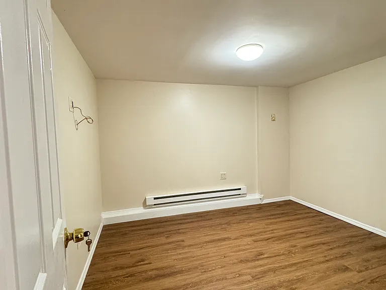 614 49th St #BASEMENT — Photo 14