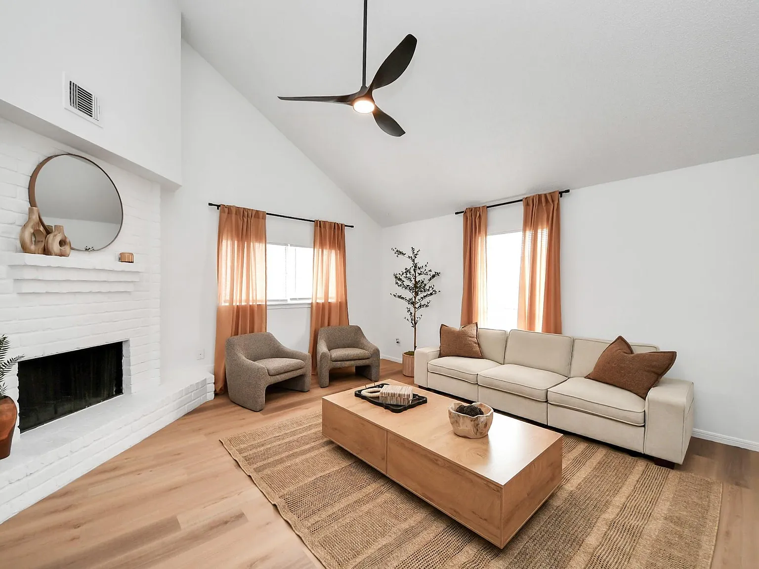 3 bed, 2.5 bath, 1749 sqft, $2,150 — Photo 2
