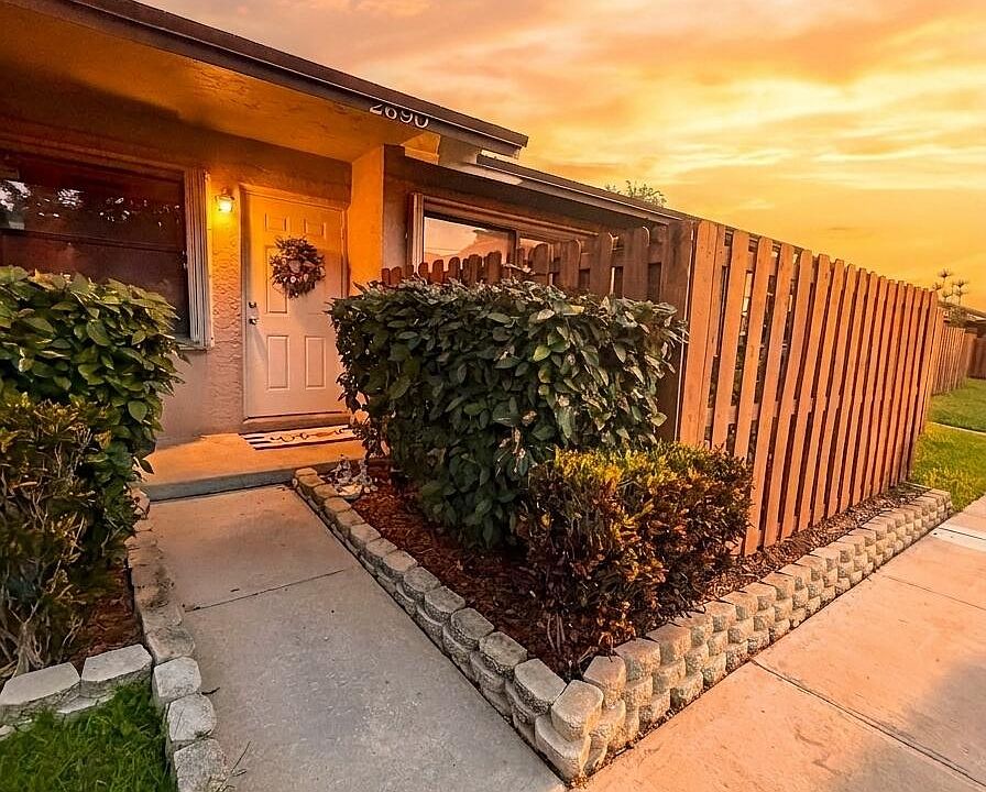 1st image of 2690 N Nob Hill Road