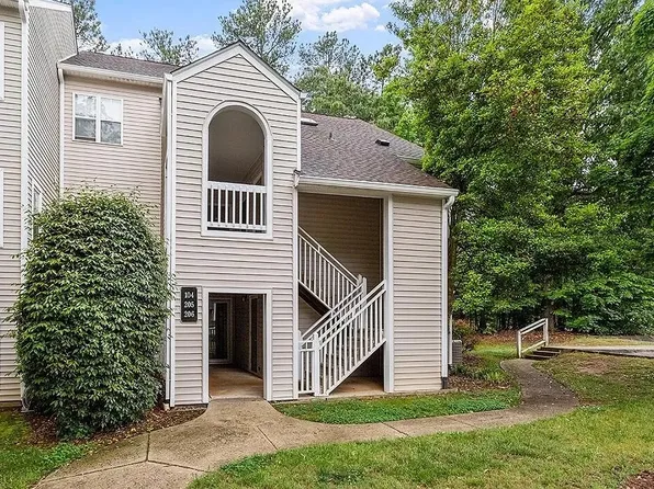 6011 Winterpointe Ln APT 205, Raleigh, NC 27606