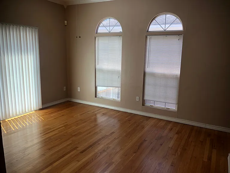 4122 Drake St — Photo 10