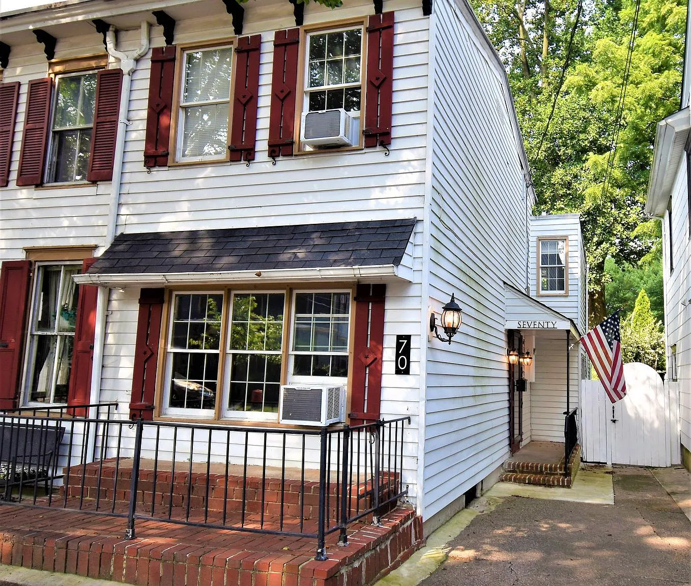 2 bed, 1.5 bath, 1212 sqft, $3,400 — Photo 1