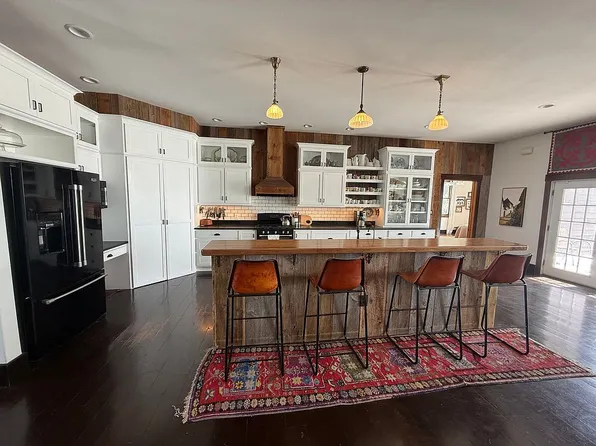 434 Highway 6, Grinnell, IA 50112