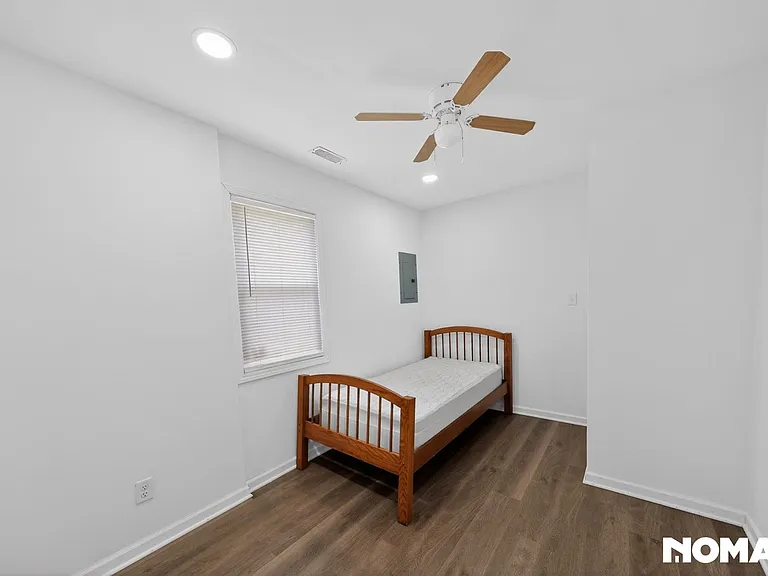 4546 Marquette Rd E — Photo 7