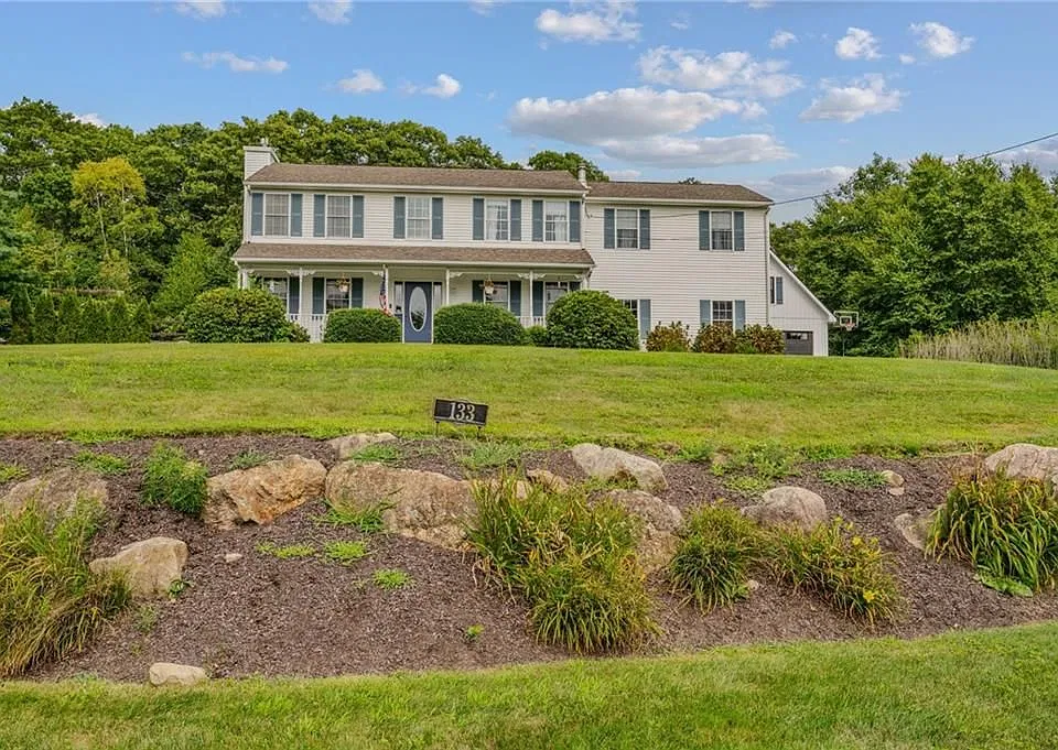 133 Winnapaug Rd