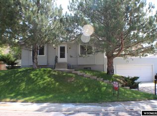 1655 Indian Hills Dr, Green River, WY 82935