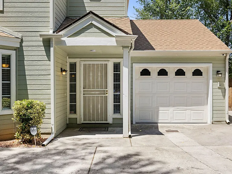 741 Gail Gardner Way #L — Photo 3