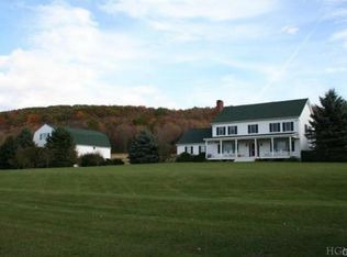 20 Lola Ln, Pawling, NY 12564