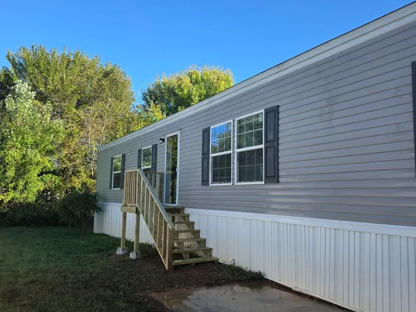 136 Rolling Acres Ln, Clinton, TN 37716