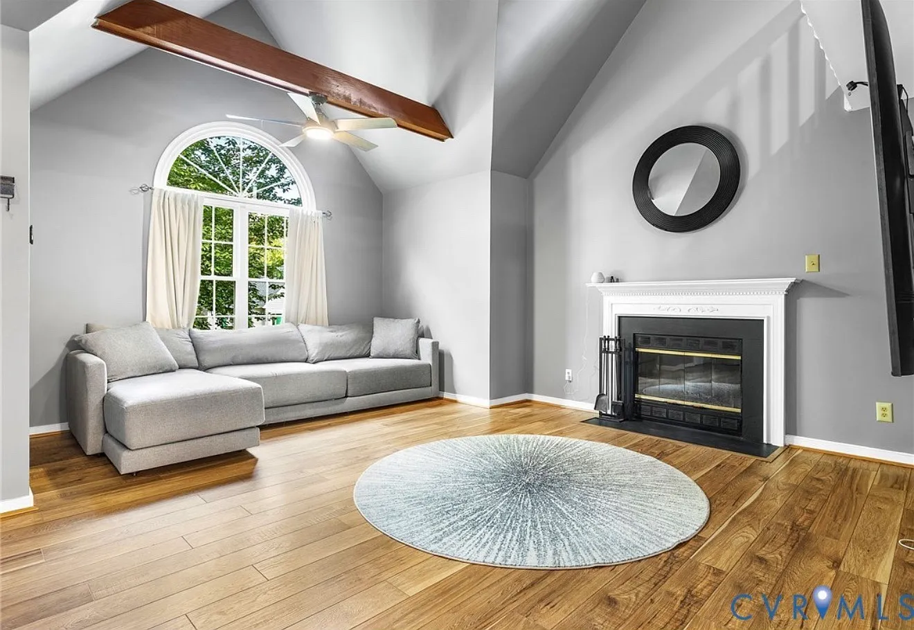 3 bed, 1.5 bath, 1614 sqft, $2,500 — Photo 3