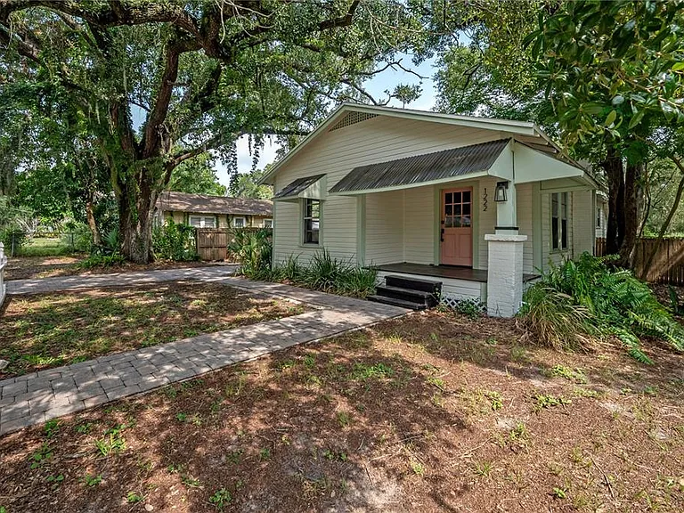 1222 E Curtis St — Photo 31