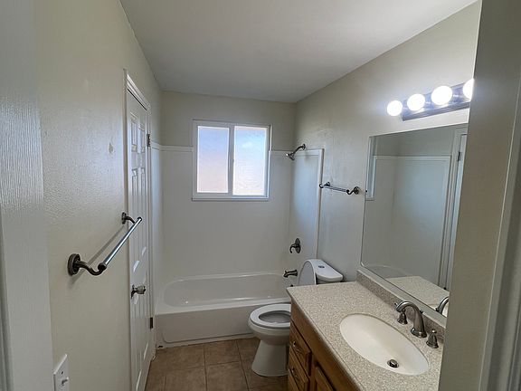 4th image of 4873 S Forest Cir
