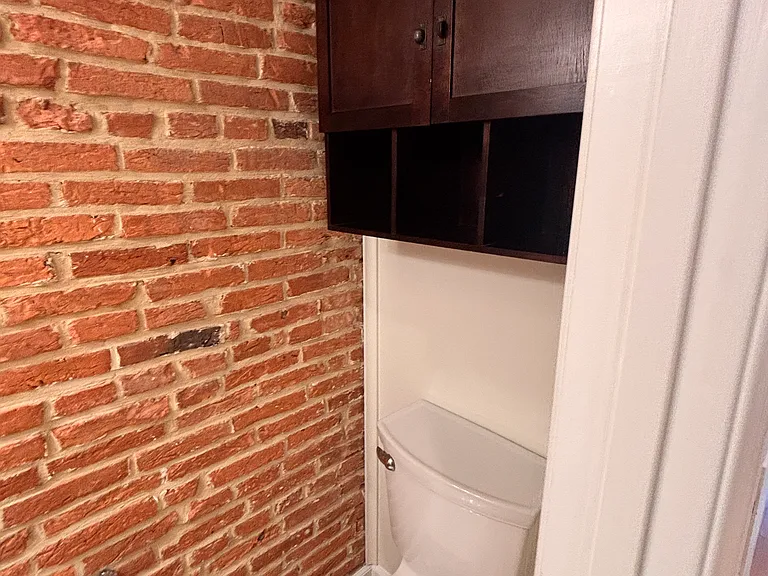 119 N Bradford St — Photo 5