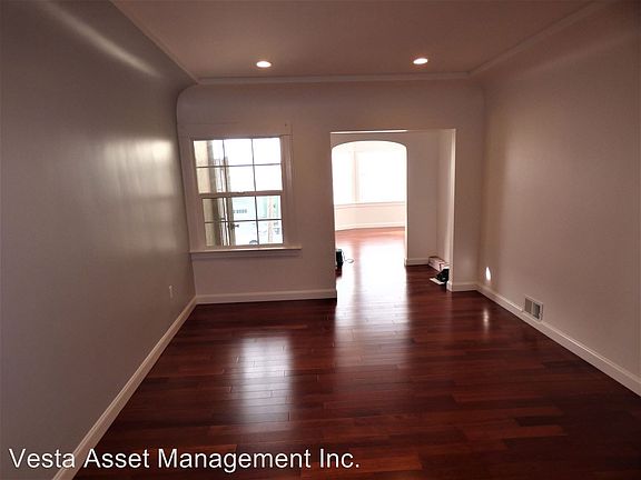 4th image of 6 W Cavour St