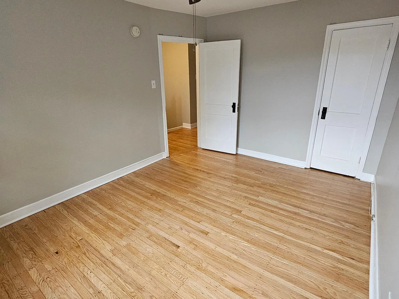 3 bed, 1152 sqft, $1,925 — Photo 4