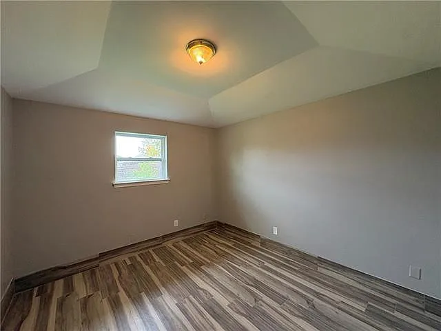 9024 Amour Dr — Photo 5