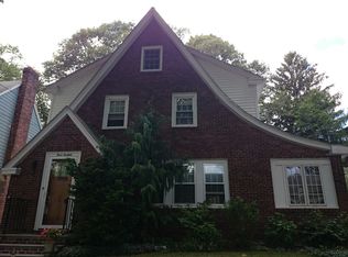 300 Russett Rd, Brookline, MA 02467