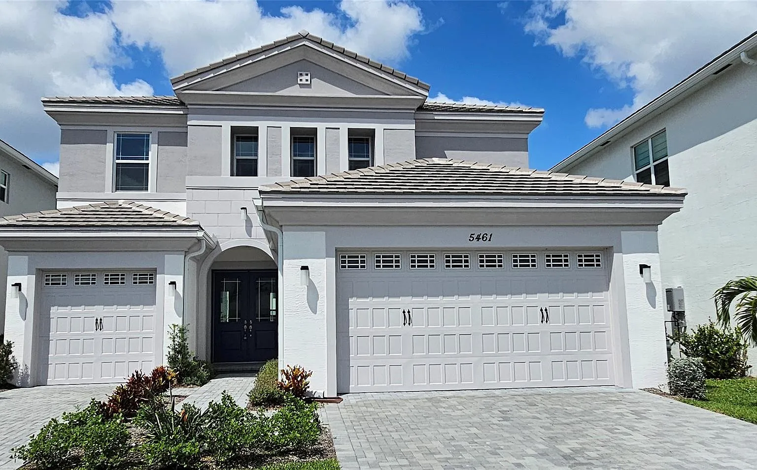 3 bed, 2.5 bath, 2579 sqft, $3,750 — Photo 2