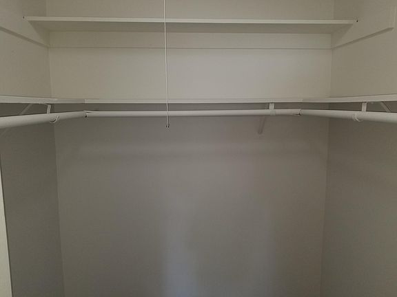 4th image of 11222 Moorpark St #117