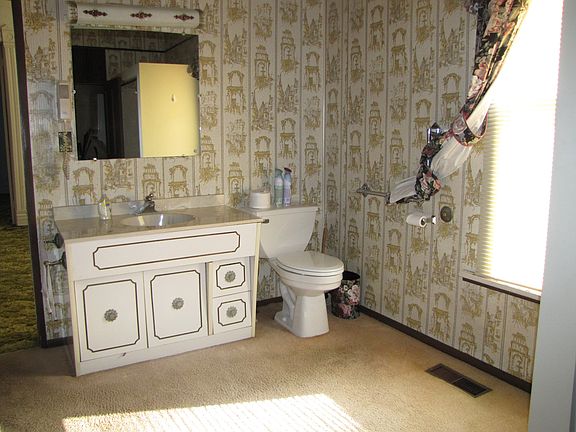 4th image of 600 N Niles Ave