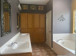 364 Hayden Rd, Pleasanton, TX 78064