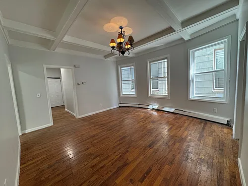 142 Johnson Ave Photo 1