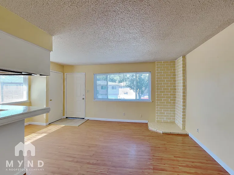 4137 Apostolo Cir #4 — Photo 6