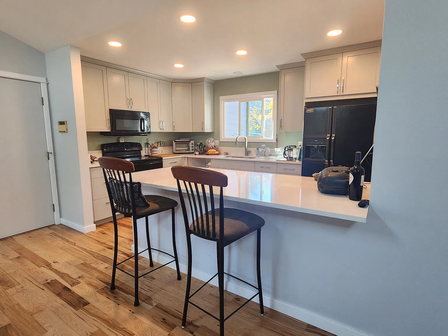 4 bed, 1793 sqft, $2,400 — Photo 2