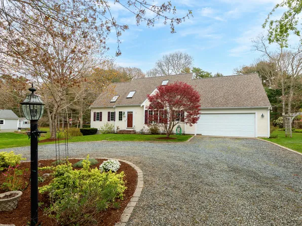 54 Roosevelt Road, Cotuit, MA 02635