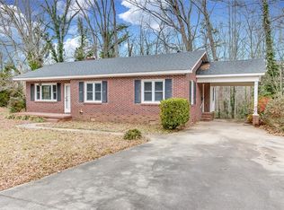 5 E Washington Cir, Honea Path, SC 29654