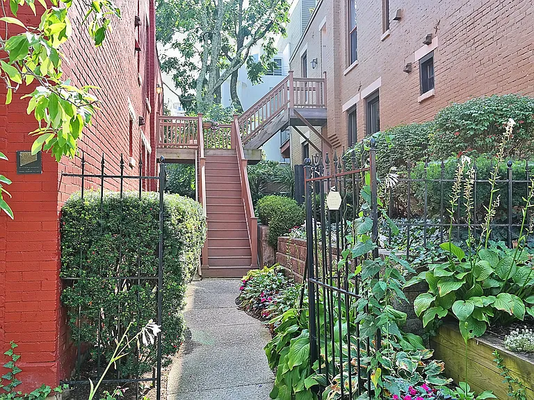 Paradrome Condos