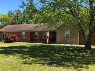 716 Crestview Dr, Bennettsville, SC 29512
