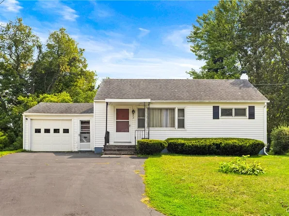 2 Dawes Ct E, Utica, NY 13502