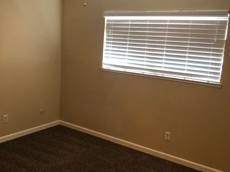 3208 Nightingale Dr — Photo 11