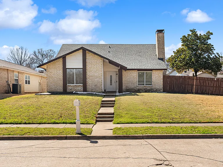 6021 Jester Dr — Photo 2