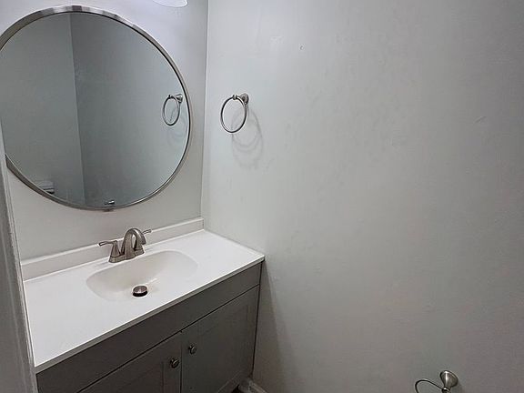 4th image of 3600 Mosby Dr #3618