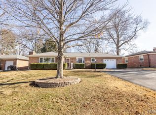 328 W Park Dr, Belleville, IL 62226