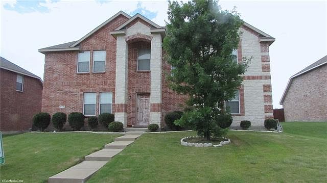 1st image of 204 Rosewood Ct