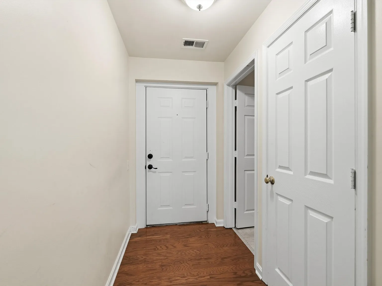2 bed, 1183 sqft, $2,000 — Photo 4