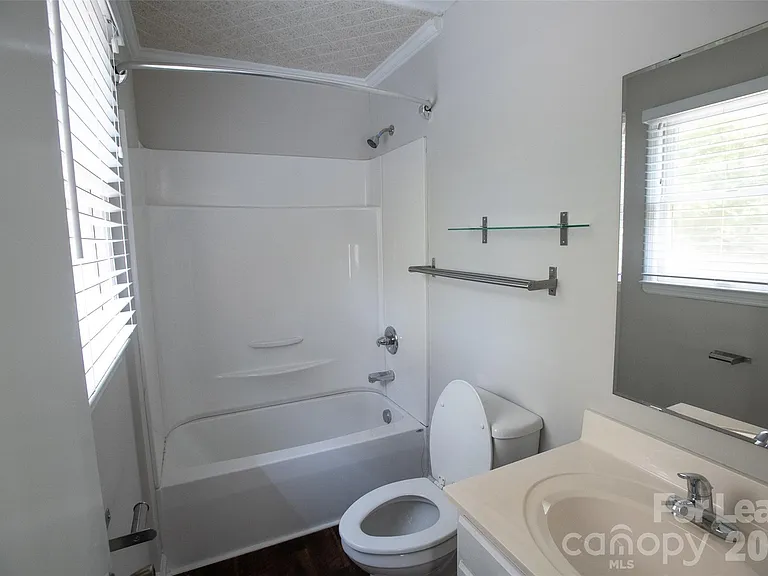 9100 Nash Ave — Photo 14
