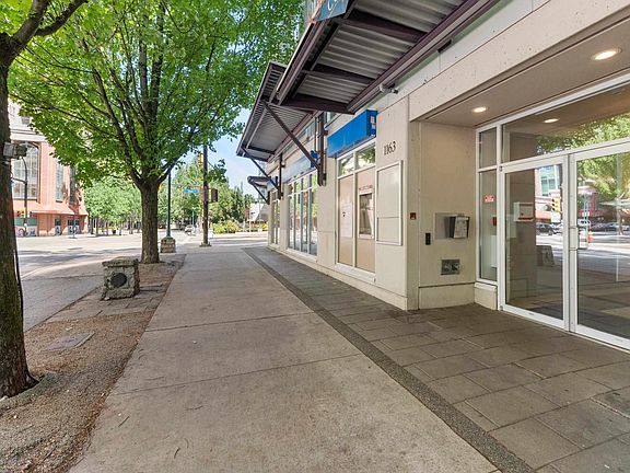 3rd image of 1163 The High St #313