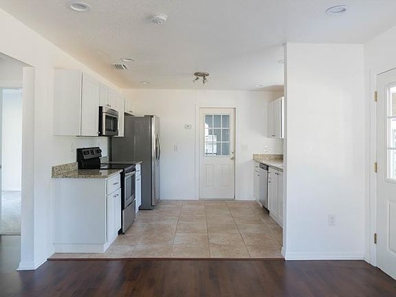 3rd image of 806 E Orchid Ave