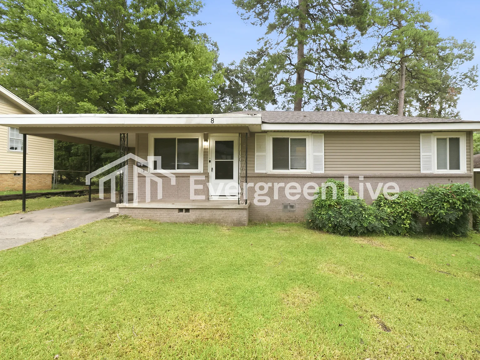 3 bed, 1.0 bath, 1030 sqft, $995 — Photo 1