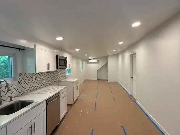 (undisclosed Address), Staten Island, NY 10305