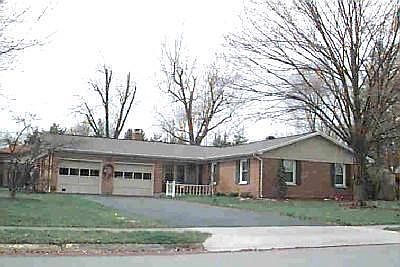 1st image of 220 Fieldcrest Dr