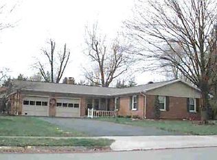 220 Fieldcrest Dr, Oxford, OH 45056