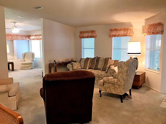 3rd image of 19589 Charleston Cir #18